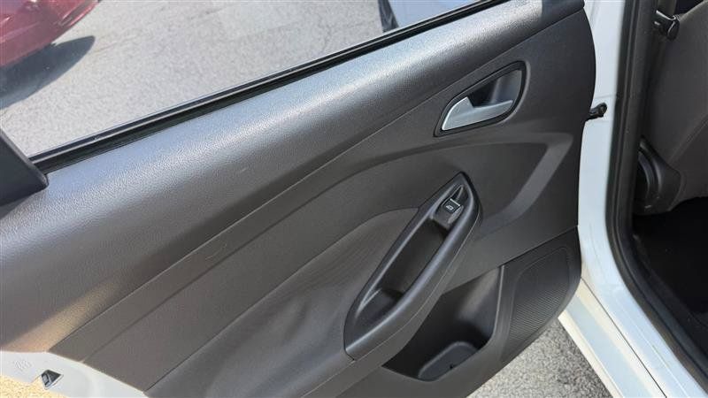 Used 2017 Ford Focus ST FWD image 19