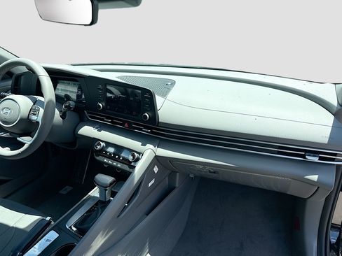New 2026 Hyundai Elantra Sport FWD image 21