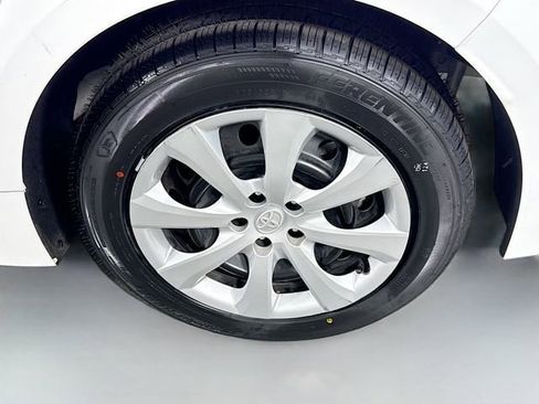 Certified 2024 Toyota Corolla LE image 28