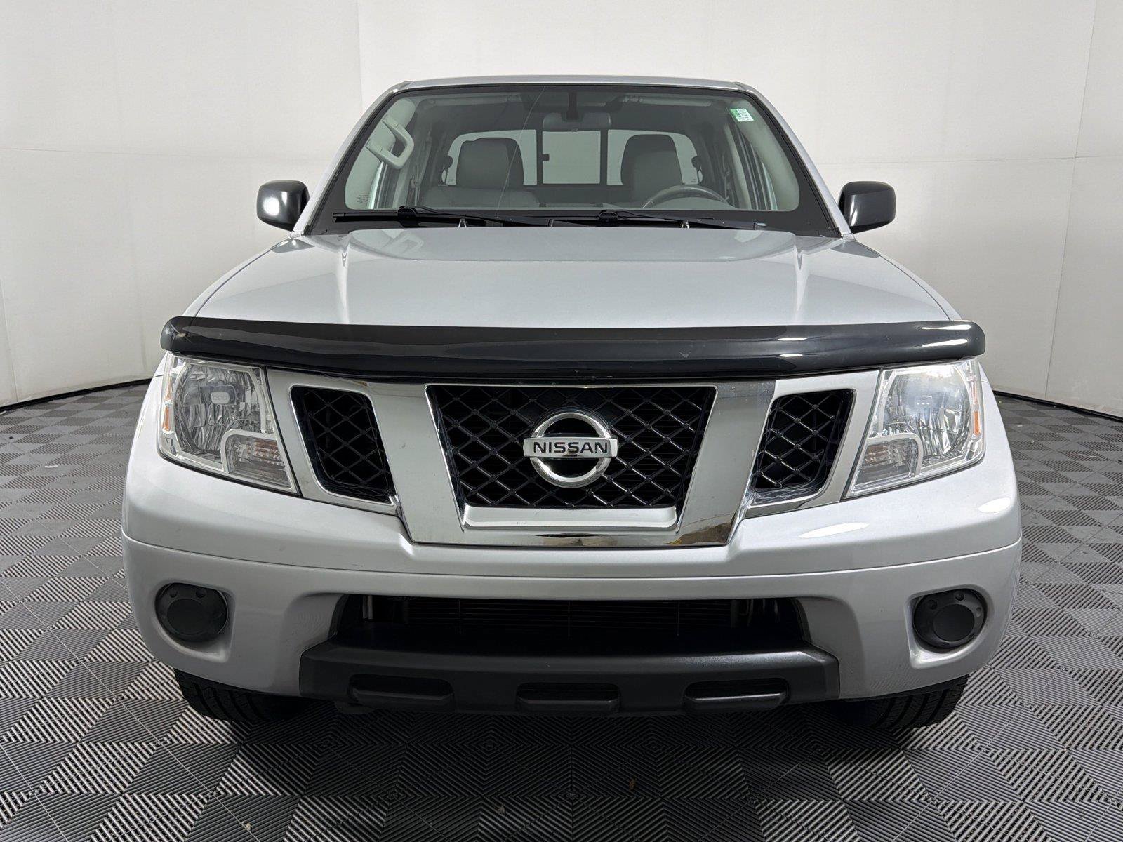Used 2019 Nissan Frontier SV AWD/4WD image 2