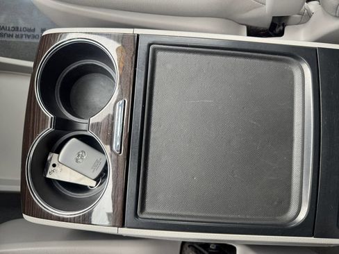 Used 2019 Toyota Sienna XLE FWD image 26