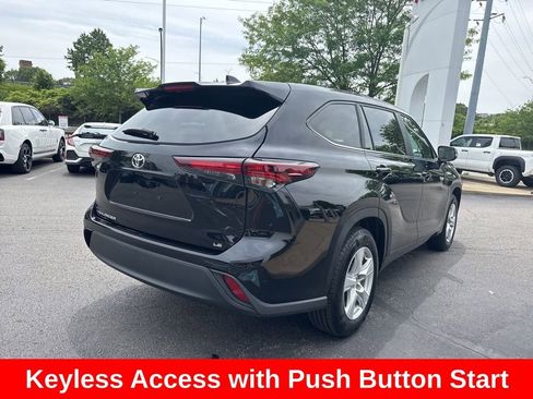 Certified 2025 Toyota Highlander LE FWD image 8