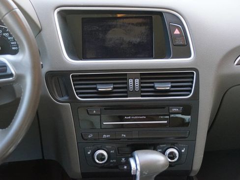 Used 2017 Audi Q5 2.0T Premium image 29