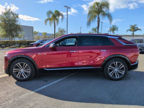 Used 2024 Cadillac Lyriq Luxury image 7