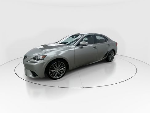 Used 2016 Lexus IS 200t w/ Premium Package image 4
