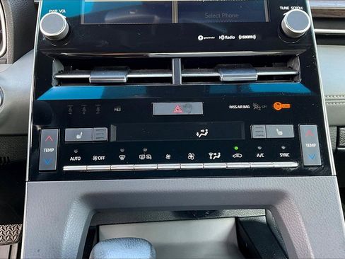 Used 2019 Toyota Avalon XLE image 17