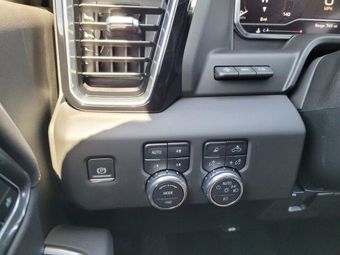 New 2025 GMC Sierra 2500 Denali w/ Denali Reserve Package image 37