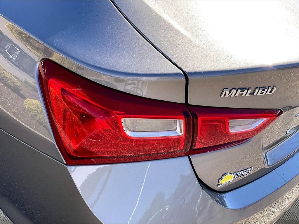 Used 2025 Chevrolet Malibu LT FWD image 32