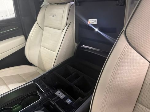 Used 2021 Cadillac Escalade Sport w/ LPO, Illumination Package RWD image 39