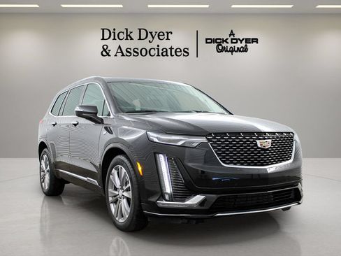 Used 2023 Cadillac XT6 Premium Luxury AWD/4WD image 9