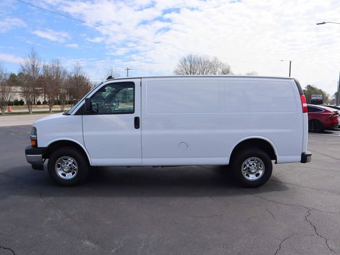 Used 2023 Chevrolet Express 2500 w/ Driver Convenience Package image 5