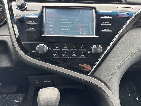 Used 2018 Toyota Camry LE image 18