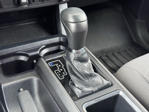 Used 2019 Toyota Tacoma TRD Off-Road image 16