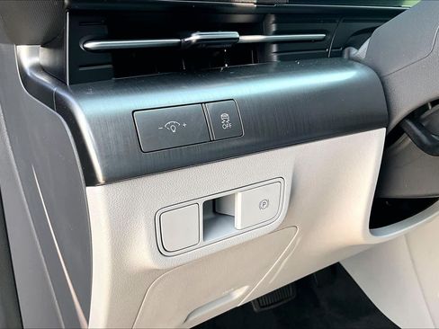 Certified 2024 Hyundai Kona SEL FWD image 30