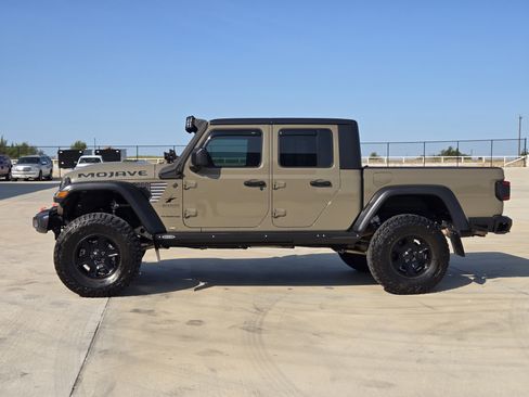 Used 2020 Jeep Gladiator Mojave AWD/4WD image 5