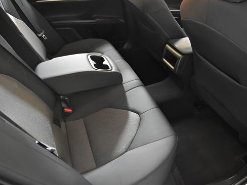 Used 2022 Toyota Camry LE image 28