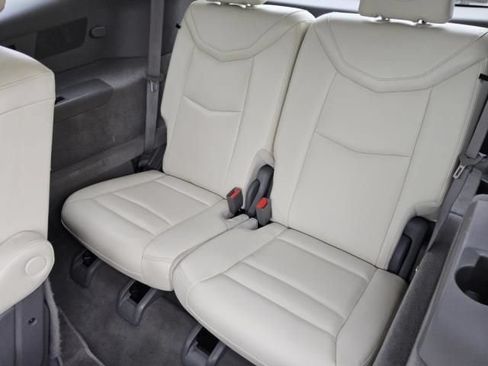 Used 2024 Cadillac XT6 Premium Luxury FWD image 5