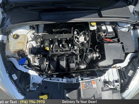 Used 2017 Ford Focus SE FWD image 12