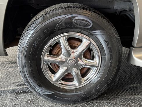 Used 2000 Cadillac Escalade Luxury image 11