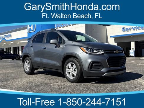 Used 2019 Chevrolet Trax LT w/ LT Convenience Package image 1