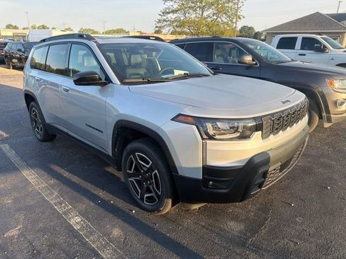 Used 2026 Jeep Cherokee Limited AWD/4WD image 9