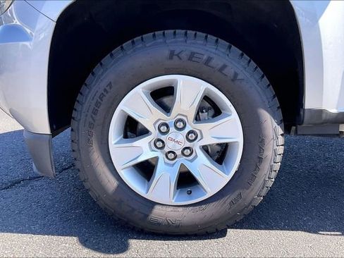 Used 2017 GMC Canyon SLE RWD image 8
