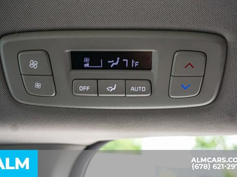 Used 2025 Kia Carnival FWD image 36