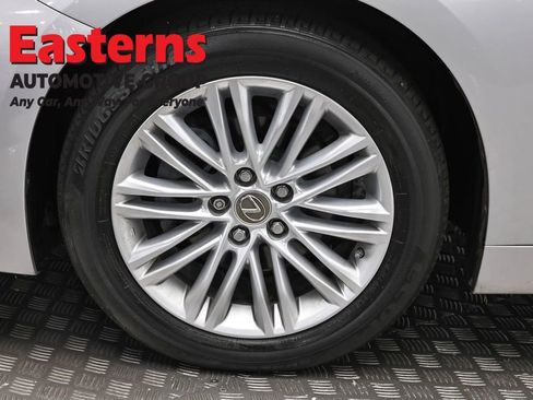 Used 2015 Lexus ES 350 w/ Luxury Package FWD image 34