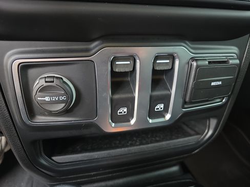 Used 2020 Jeep Wrangler Sport AWD/4WD image 29
