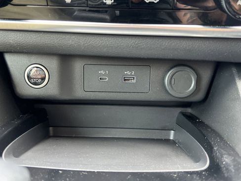 Used 2023 Nissan Rogue S FWD image 6