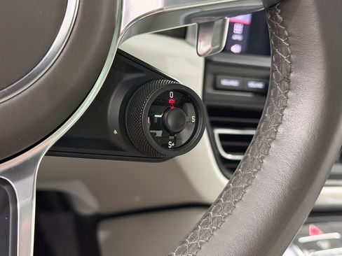 Certified 2021 Porsche Macan Turbo AWD/4WD image 53