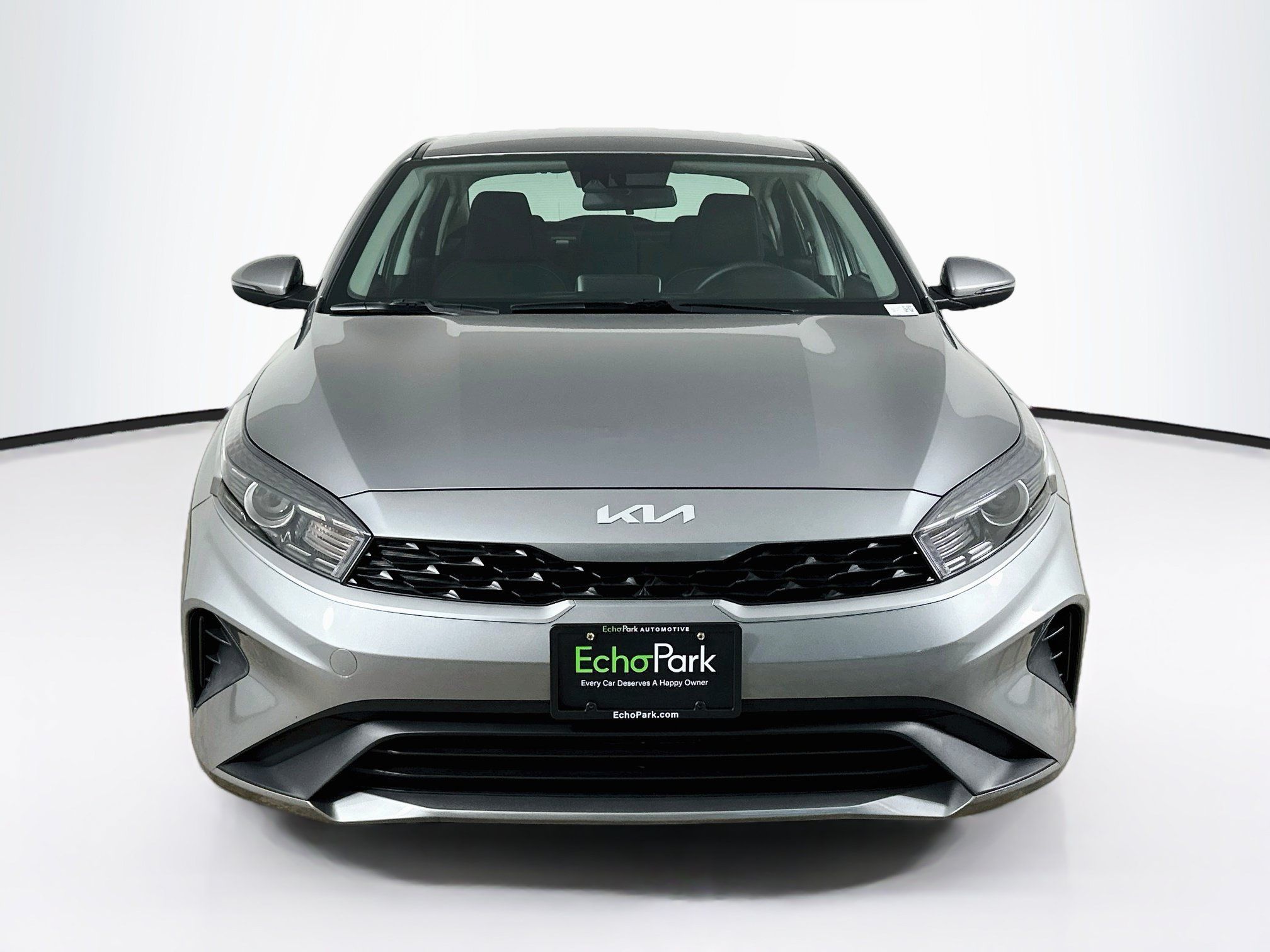 Used 2023 Kia Forte LXS w/ LXS Technology Package FWD image 2