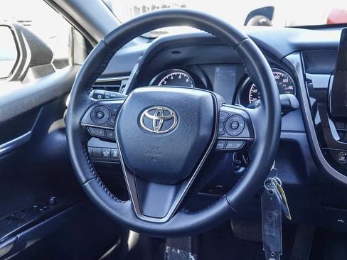Used 2023 Toyota Camry SE image 14