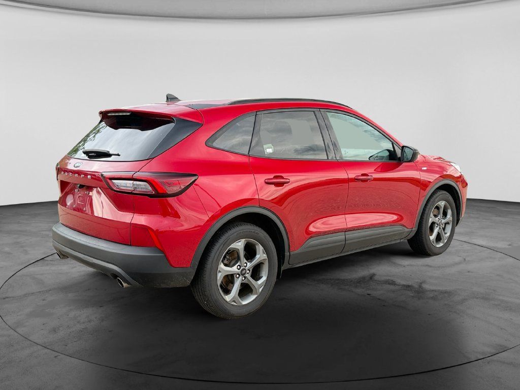 Used 2025 Ford Escape ST-Line FWD image 8