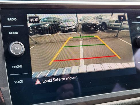 Used 2022 Volkswagen Tiguan SE w/ Panoramic Sunroof Package AWD/4WD image 26