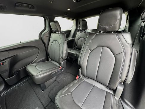 New 2027 Chrysler Pacifica Select w/ Family Tech Group FWD image 12