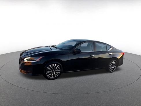 Used 2023 Nissan Altima 2.5 SV image 8