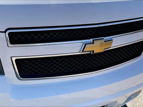 Used 2013 Chevrolet Suburban LT w/ Luxury Package image 32