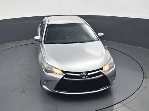 Used 2015 Toyota Camry SE FWD image 40