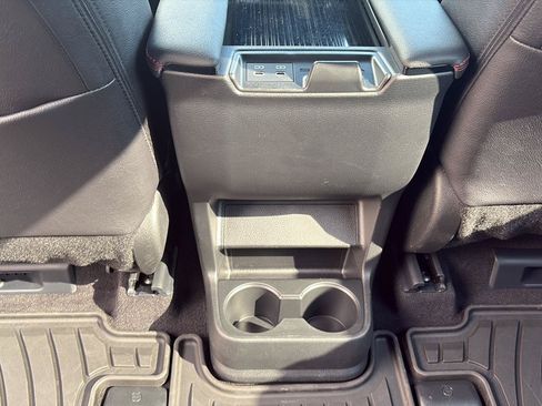 Used 2025 Toyota Sienna XSE AWD/4WD image 31
