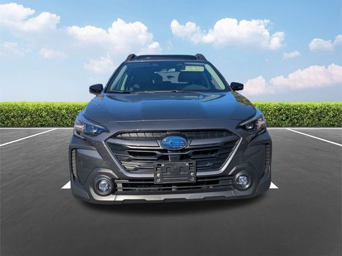 Used 2025 Subaru Outback Premium image 9
