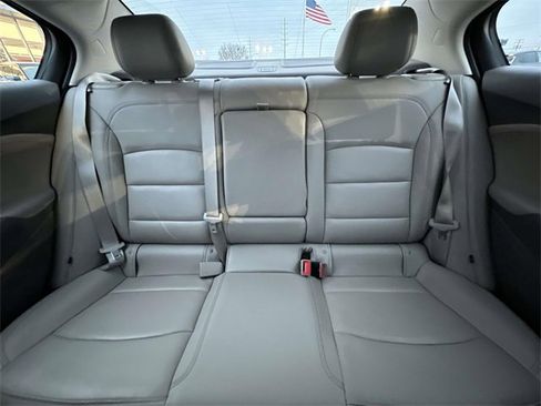 Used 2018 Chevrolet Cruze Premier image 49