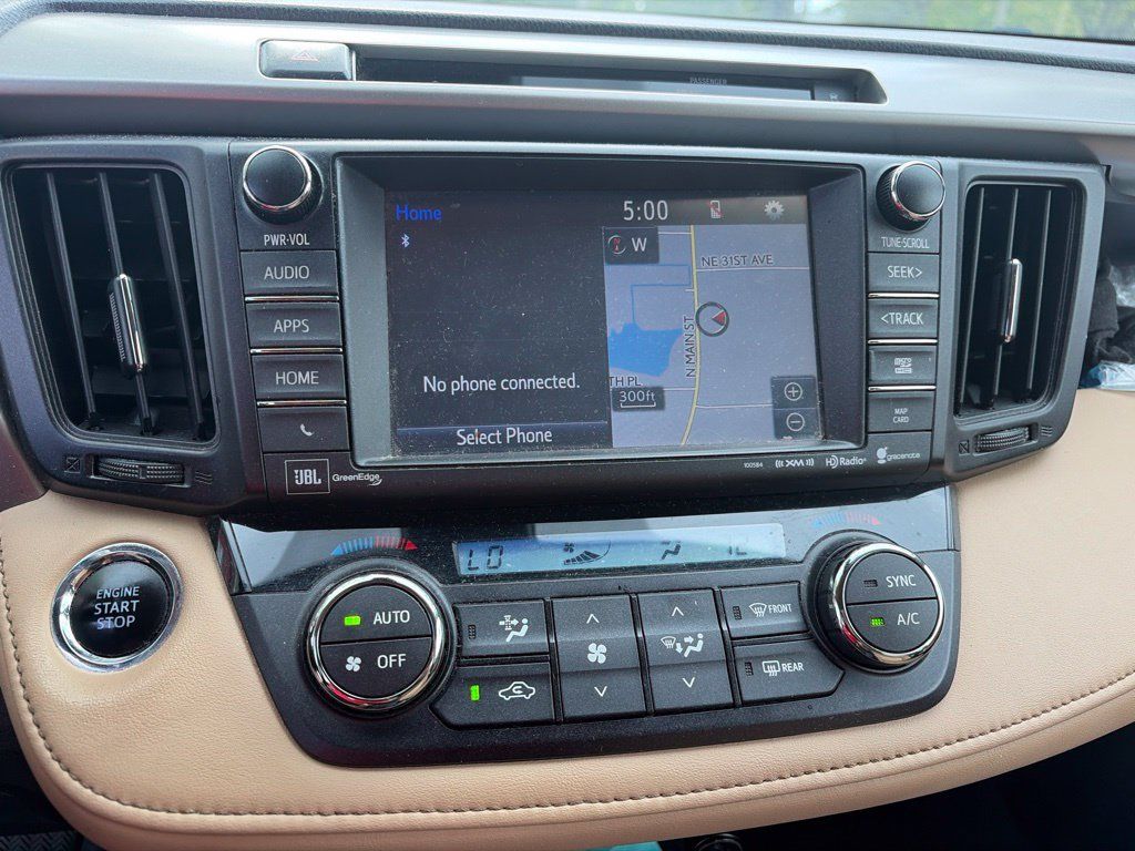 Used 2016 Toyota RAV4 Limited FWD image 8