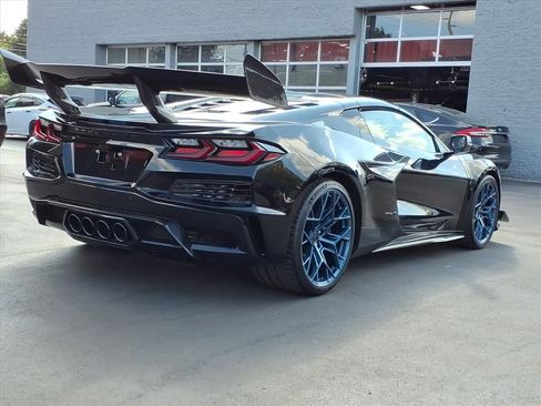 Used 2025 Chevrolet Corvette ZR1 w/ ZR1 Carbon Fiber Aero Package RWD image 5