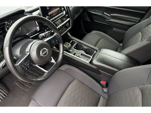 Used 2024 Nissan Pathfinder SV FWD image 10