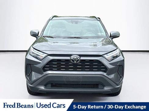 Used 2025 Toyota RAV4 XLE AWD/4WD image 2