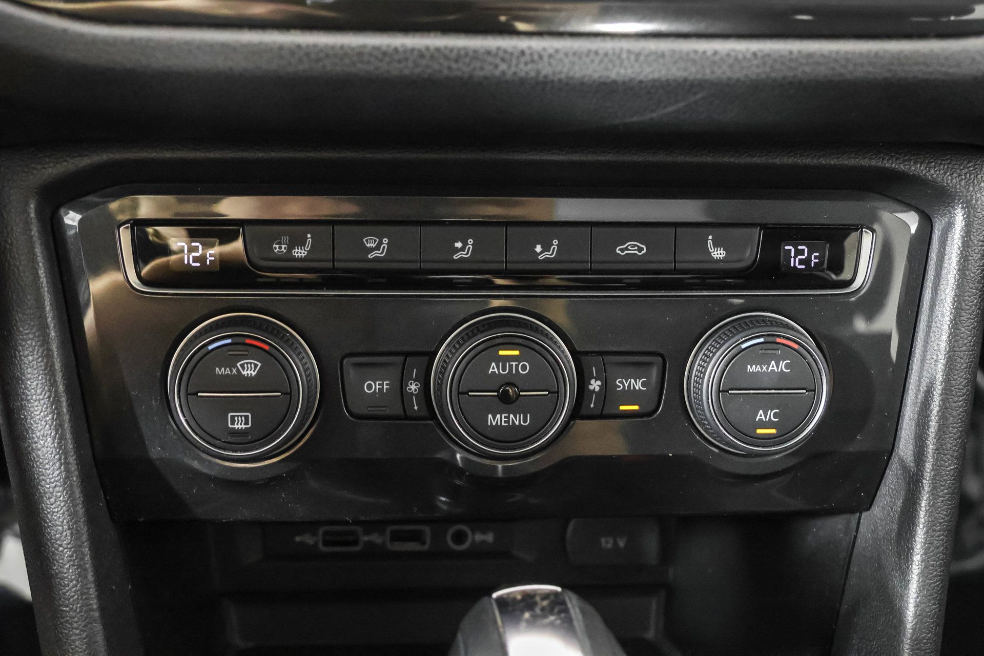 Used 2018 Volkswagen Tiguan SEL Premium AWD/4WD image 30