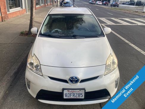 Used 2015 Toyota Prius Four w/ Preferred Accessory Package FWD image 17