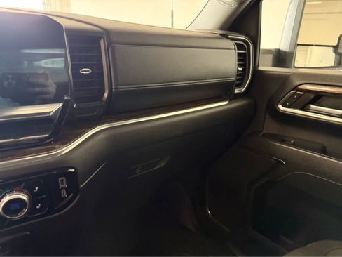Used 2024 GMC Sierra 3500 SLE w/ SLE Value Package AWD/4WD image 19