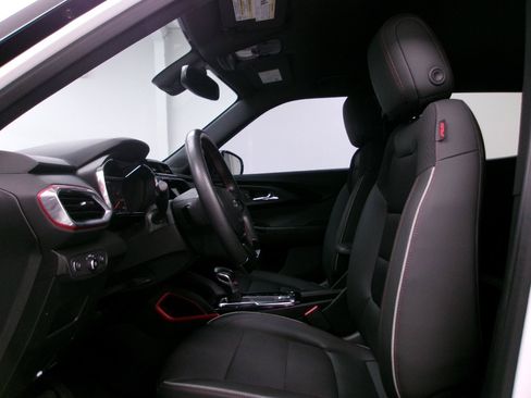 Used 2023 Chevrolet TrailBlazer RS w/ Convenience Package AWD/4WD image 8